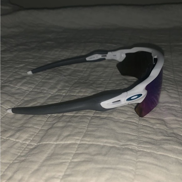 oakley sunglasses - Picture 3 of 4